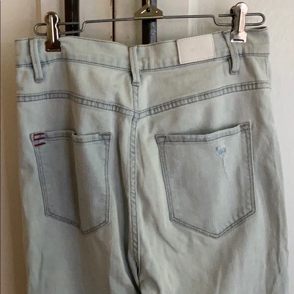 BDG high waisted light jeans - Picture 6 of 10